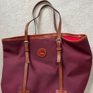 Dooney & Bourke Women’s purse